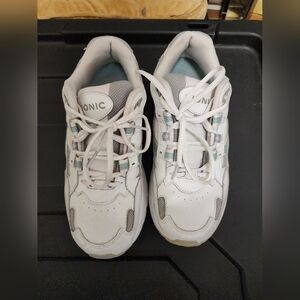 Vionic Orthopedic Sneakers